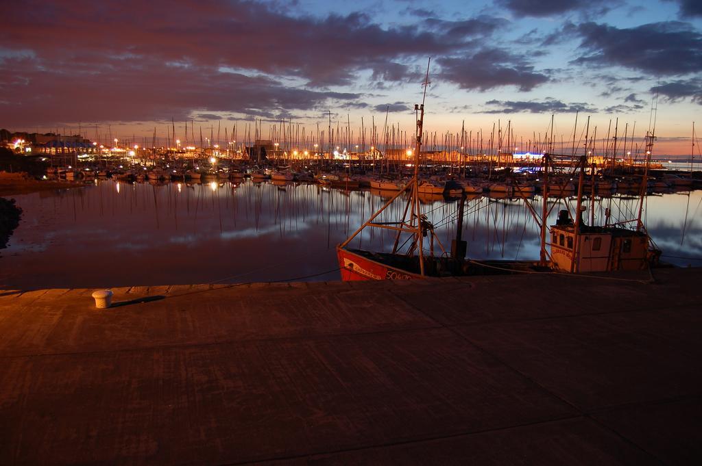 King Sitric Hotel Howth Bagian luar foto